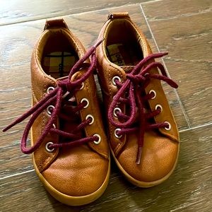Old navy brown shoes